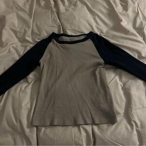Brandy Melville Long Sleeve Shirt - Navy and Gray